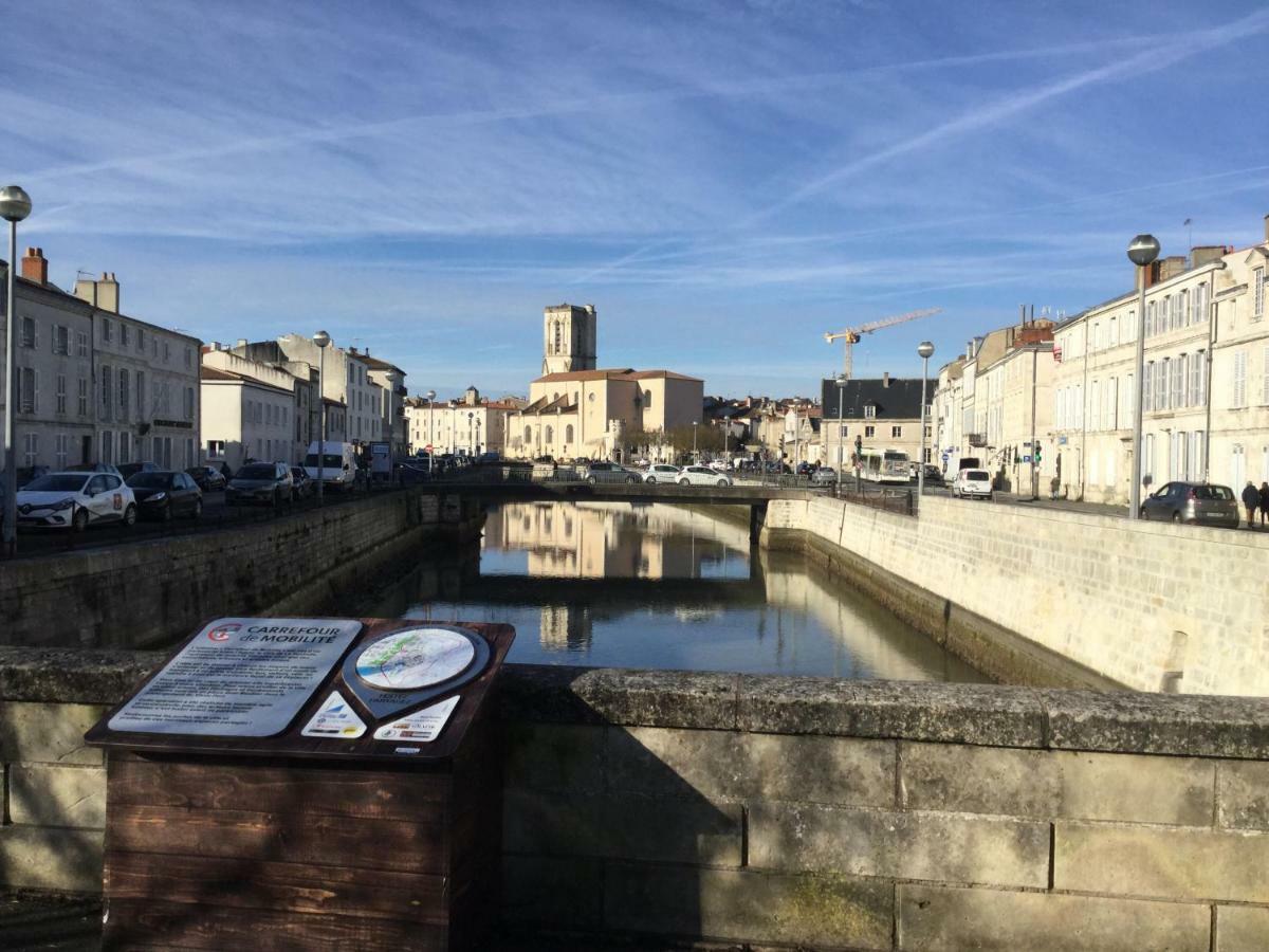 Appartement centre ville près du port avec parking et wifi La Rochelle  Esterno foto