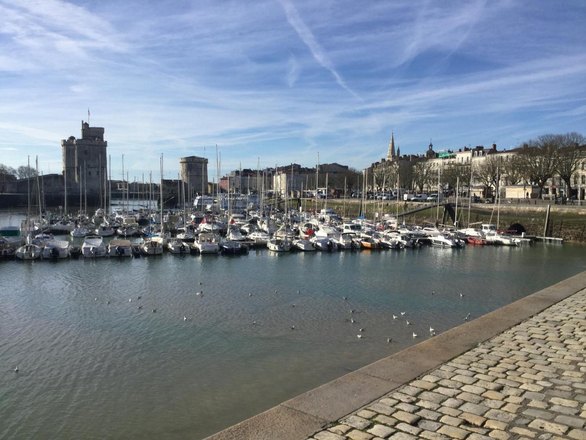 Appartement centre ville près du port avec parking et wifi La Rochelle  Esterno foto