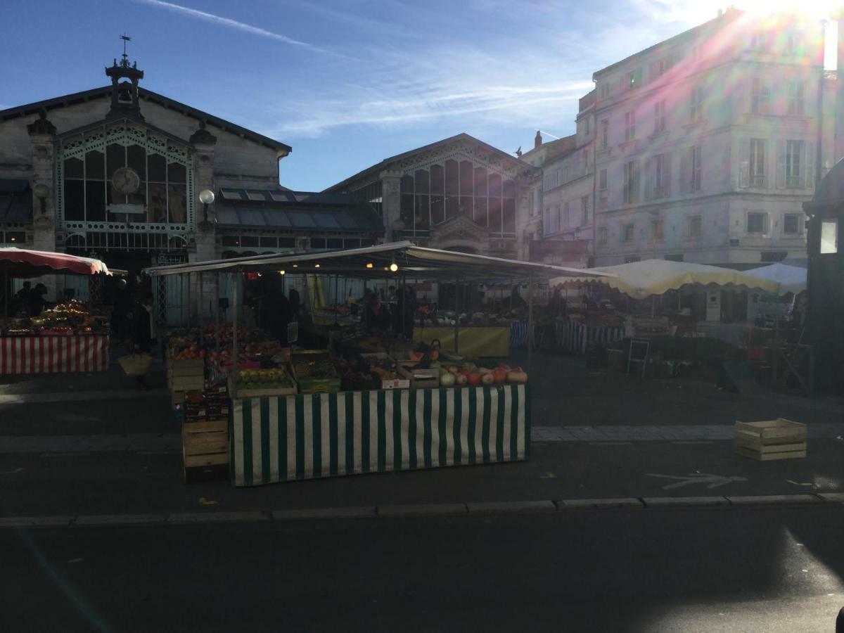 Appartement centre ville près du port avec parking et wifi La Rochelle  Esterno foto